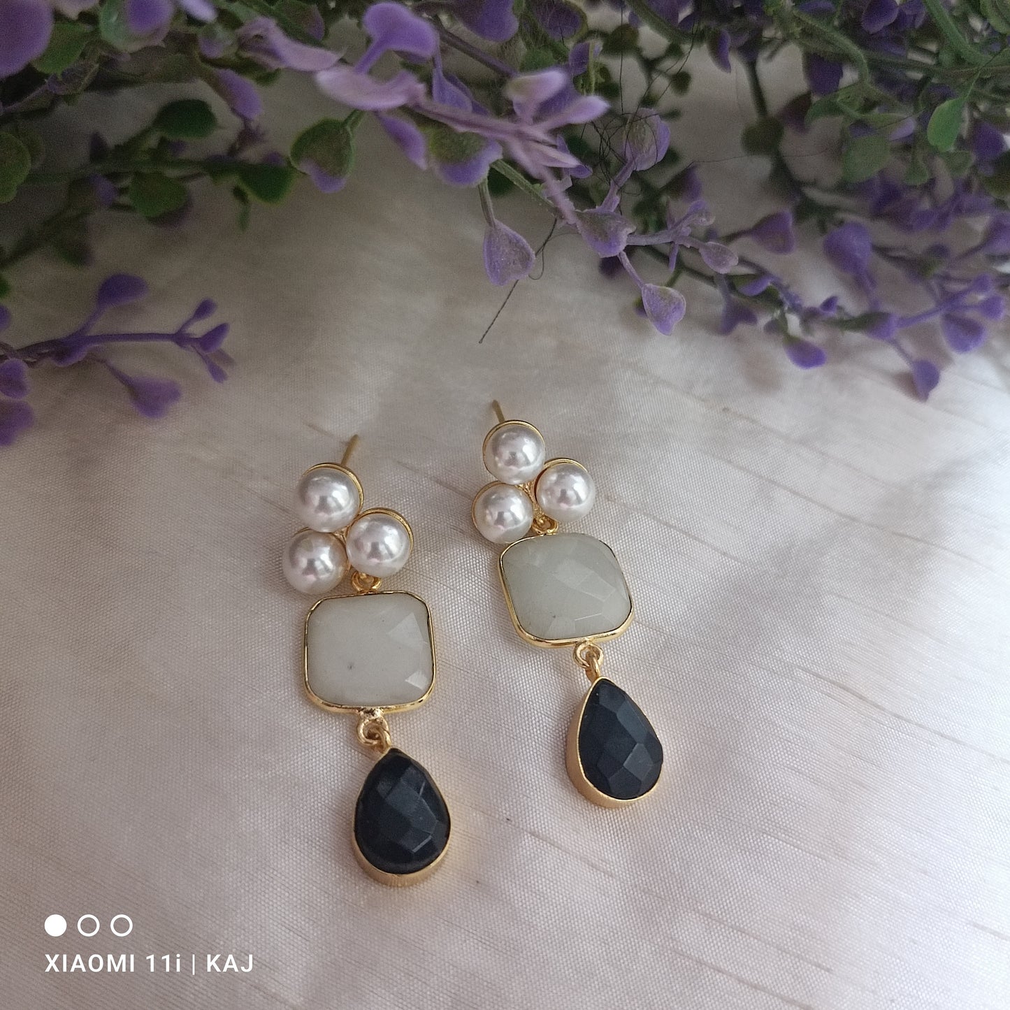 Glass stone earrings