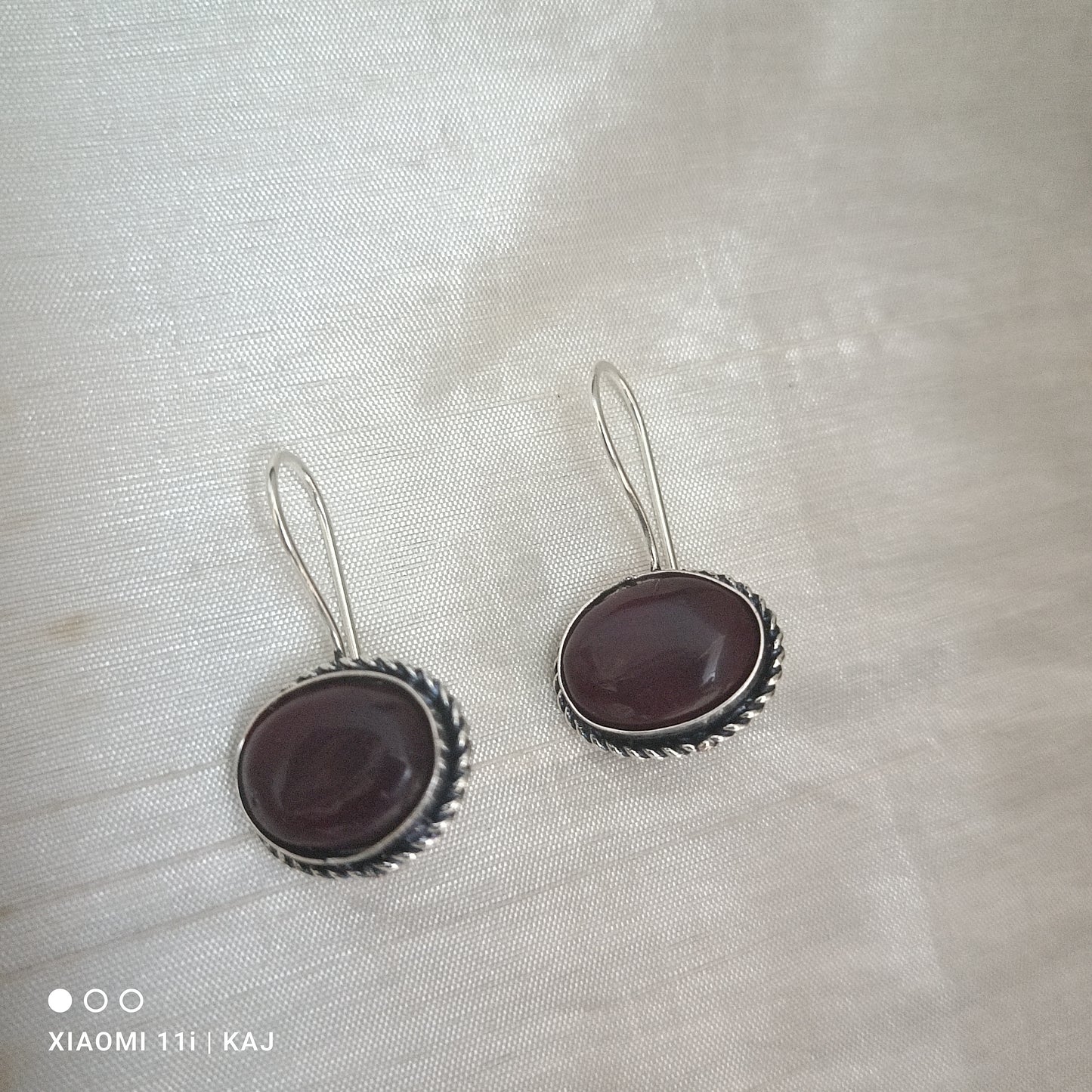 Oxidised hooks