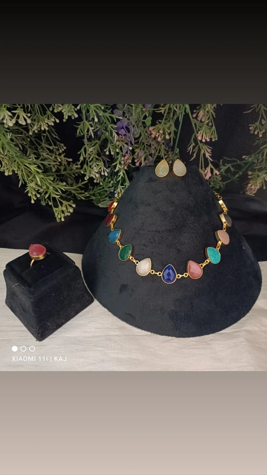 Monalisa glass stones necklace set
