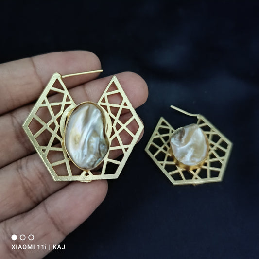 Mother of pearl's studs