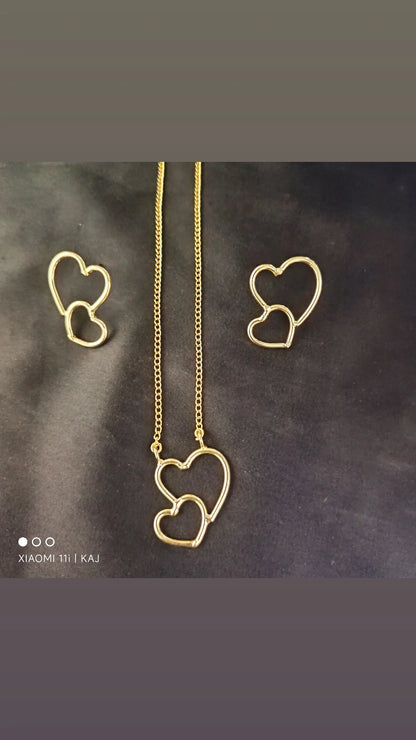 Heart shape pendant with studs combo set