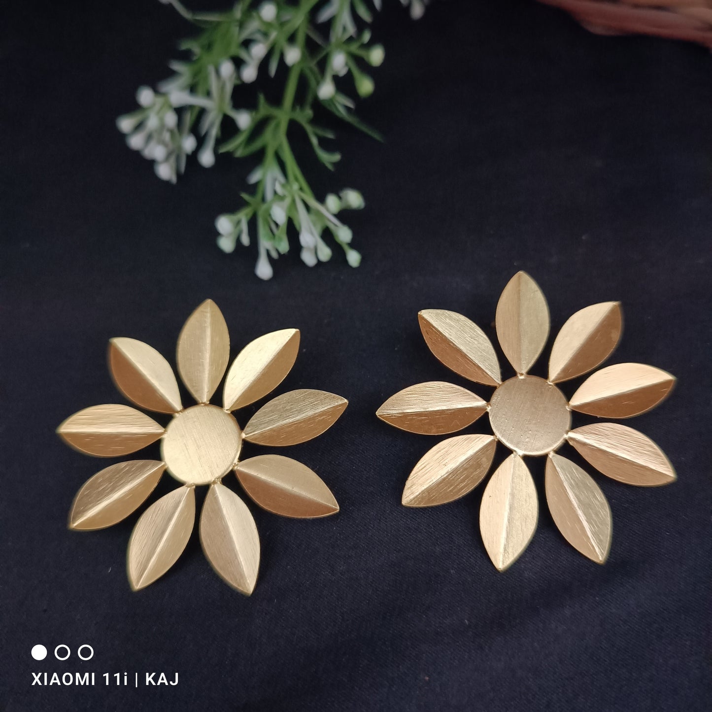 Light weight Flower studs