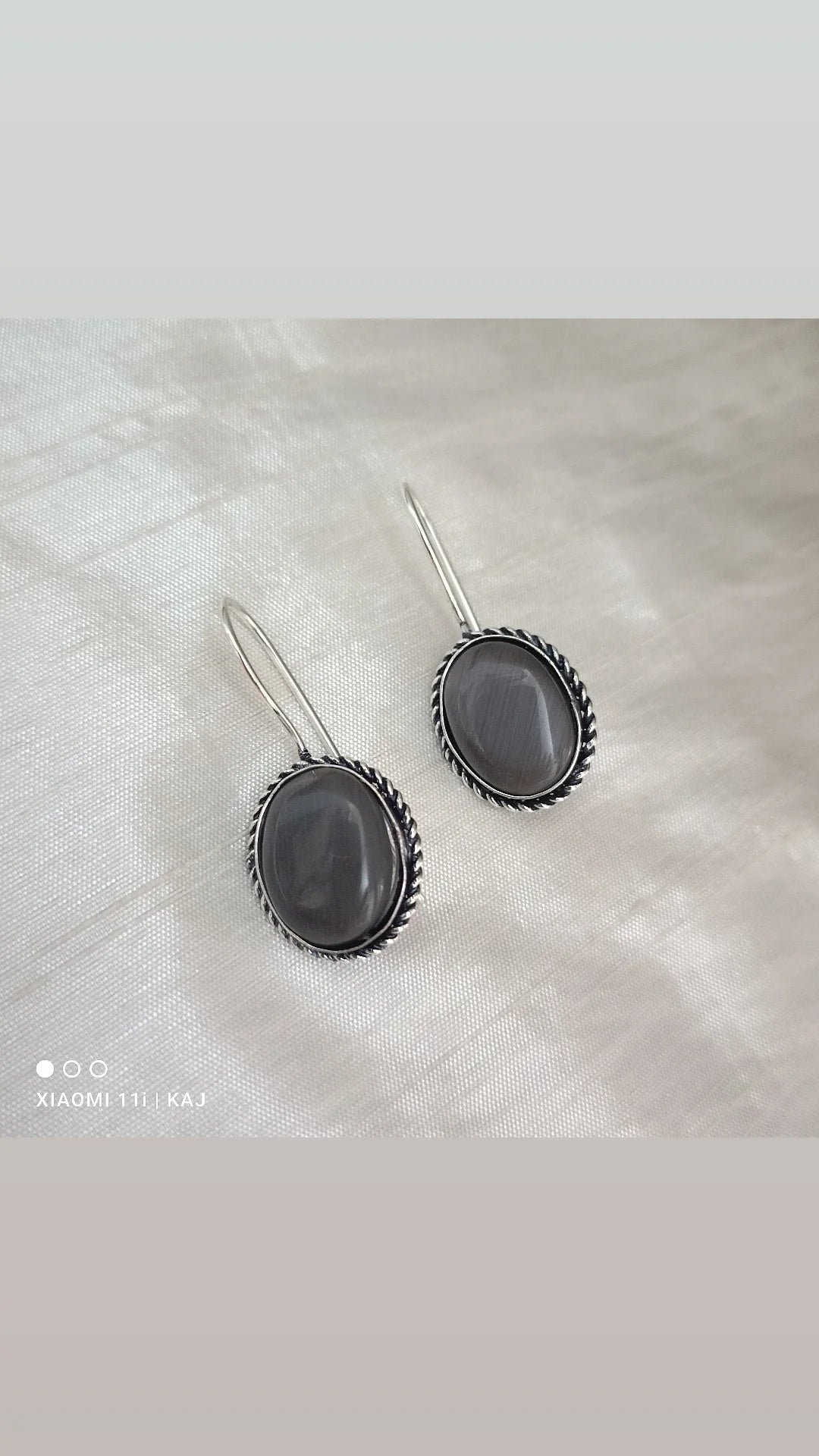Oxidised hooks
