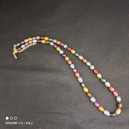 Real Pearl's multicolour neckline