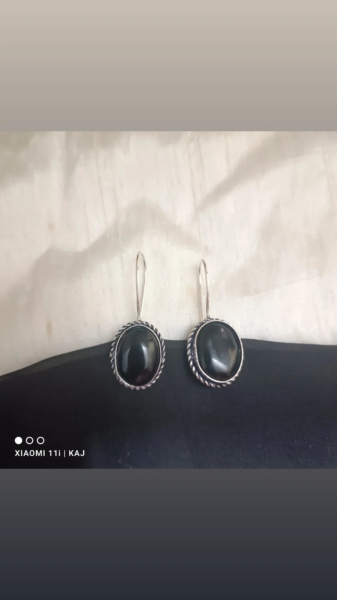 Oxidised hooks