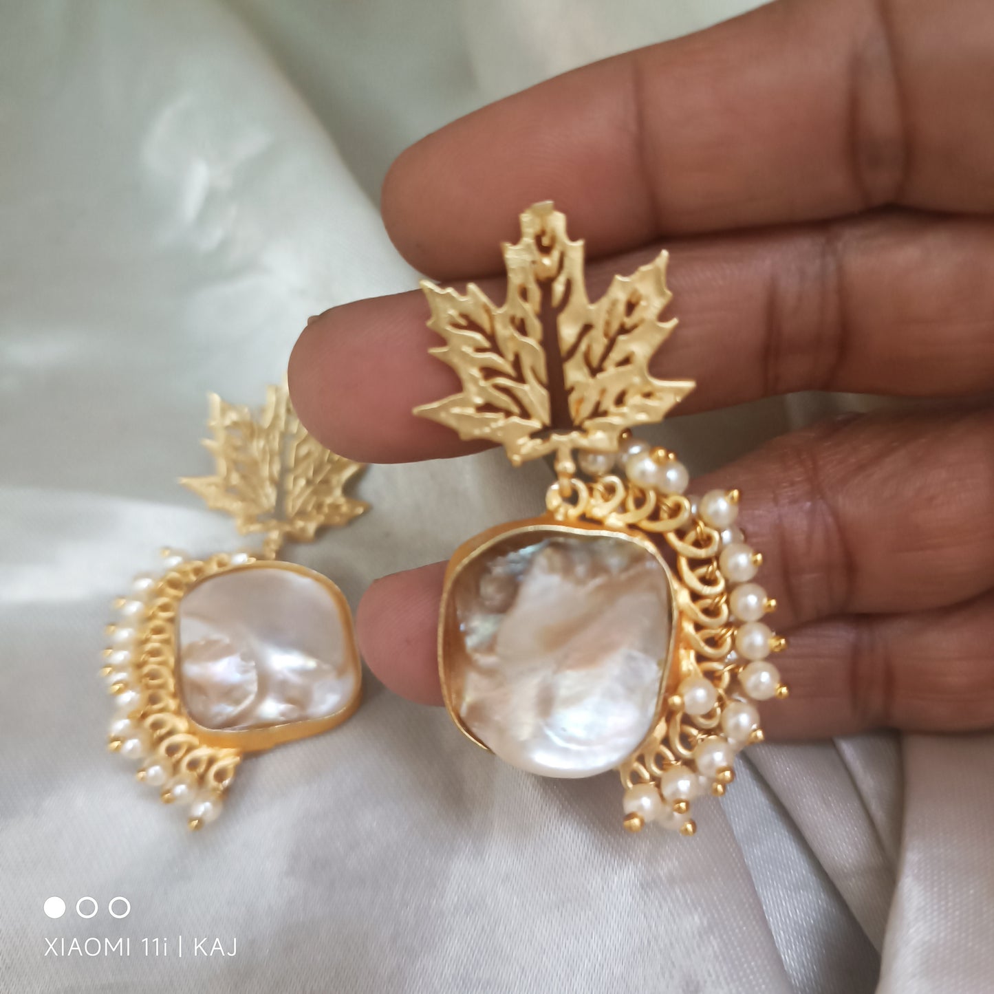 Mother of Pearl's earrings