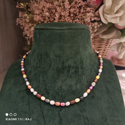 Real Pearl's multicolour neckline