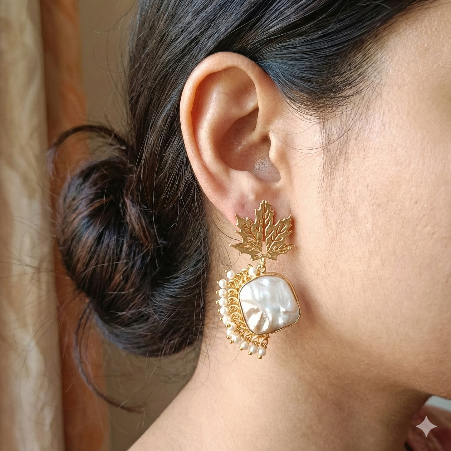 Mother of Pearl's earrings