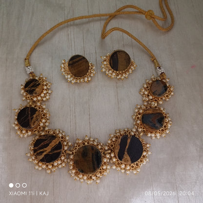 Tiger eye choker set